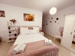 RAINBOW APARTMENT PINK - free parking- zona spital Recuperare Iasi